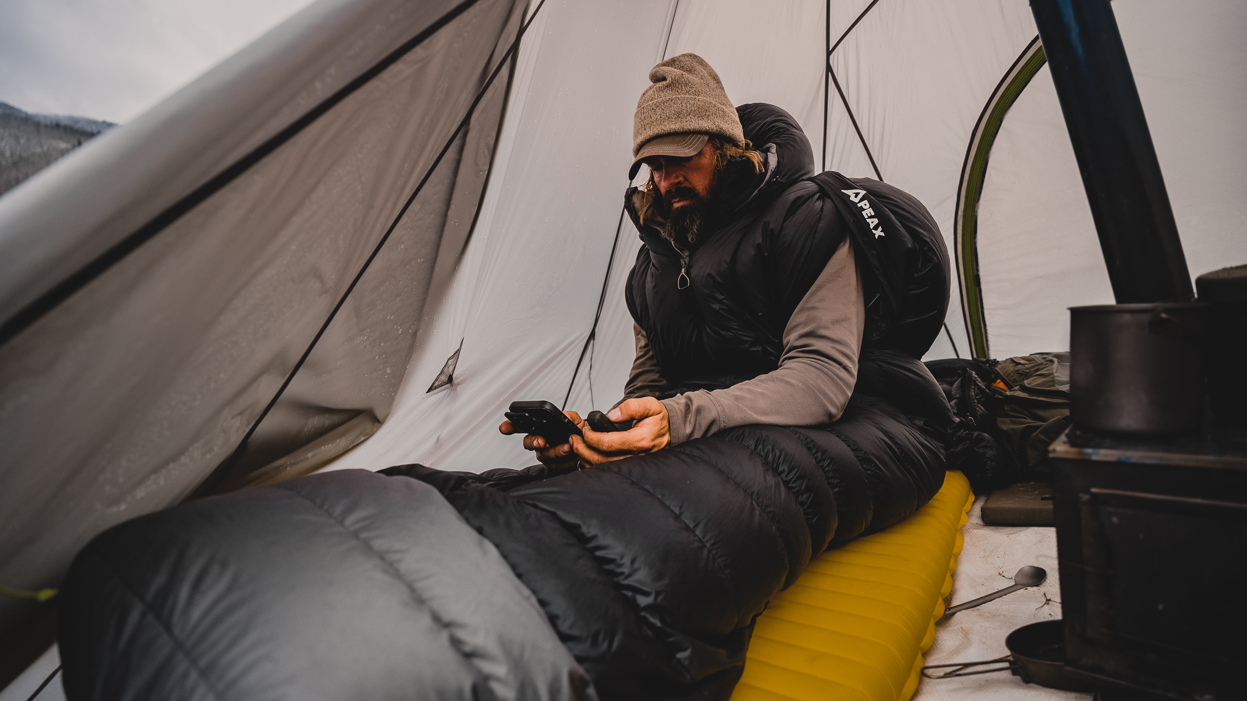 SOLACE 15 SLEEPING BAG: COMFORT THROUGH FUNCTIONALITY