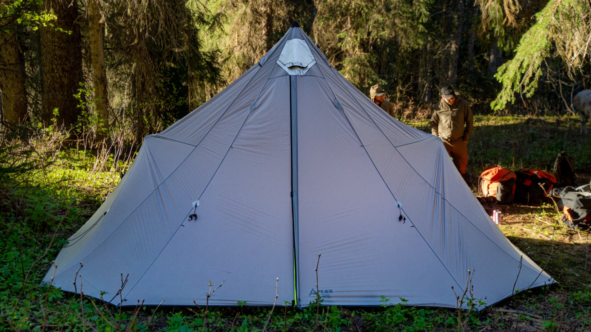 SOLITUDE 6 TIPI TENT [SILNYLON]